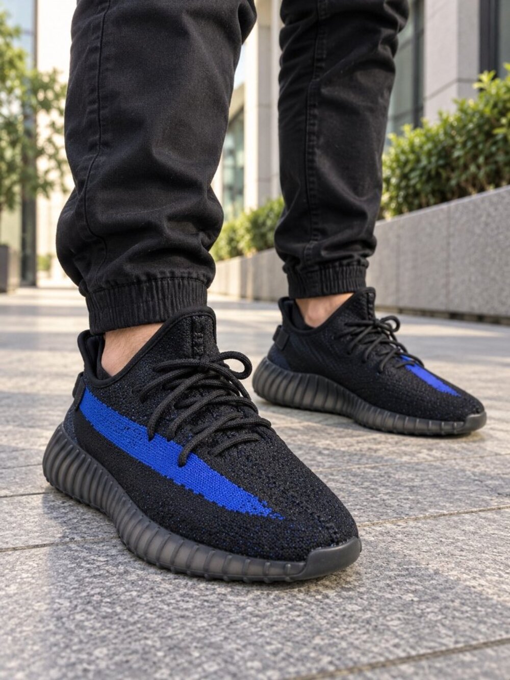Adidas YEEZY BOOST 350 V2 GY7164 Black/Dazzling Blue Sz 9